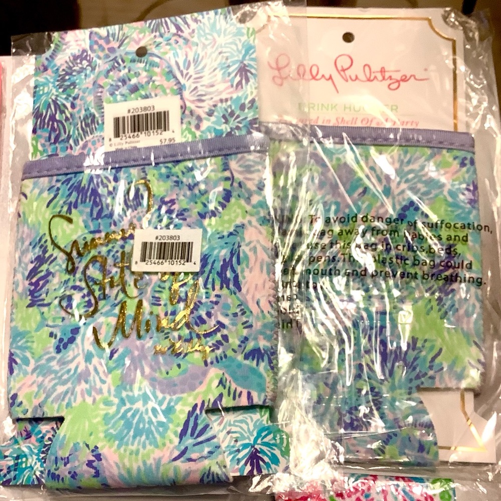 Lilly Pulitzer Fun pack 3 drink huggies,mask,phone ring 2 Prep obsessed earrings - Picture 2 of 3